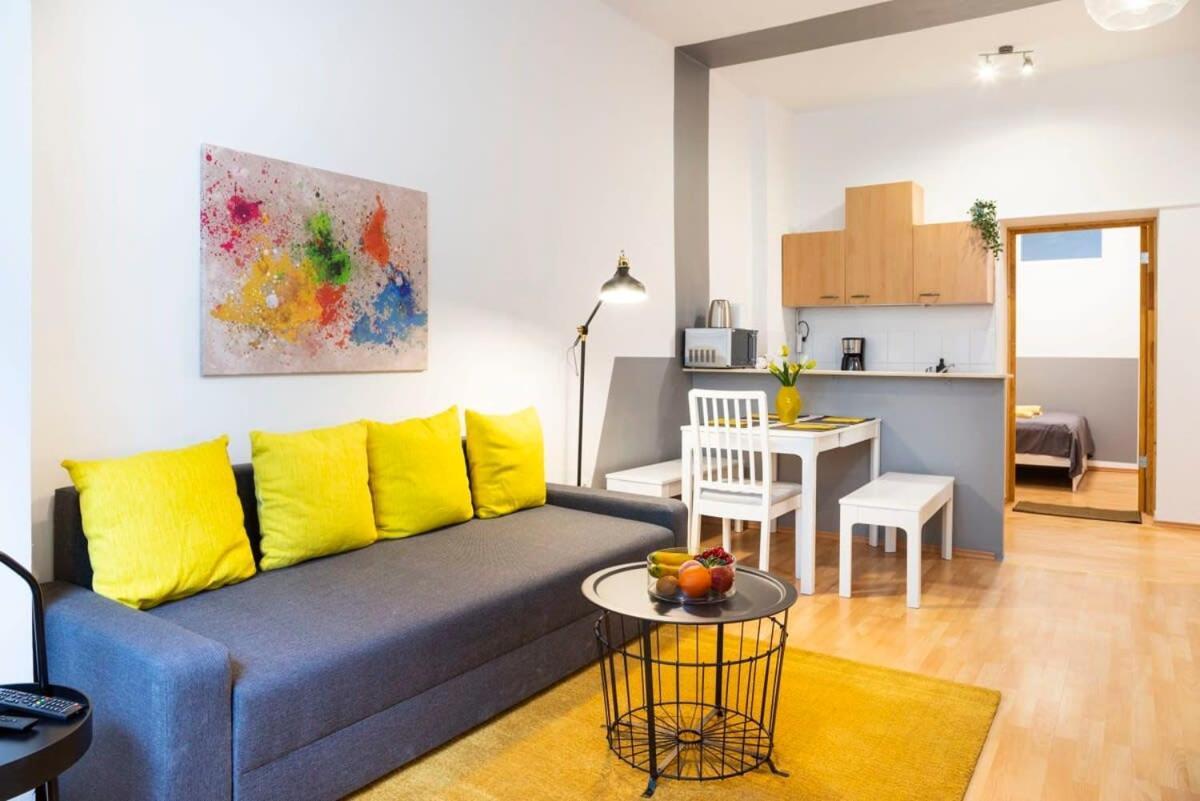 Cozy 2 Room Apartment Next To Hermannstrasse برلين المظهر الخارجي الصورة