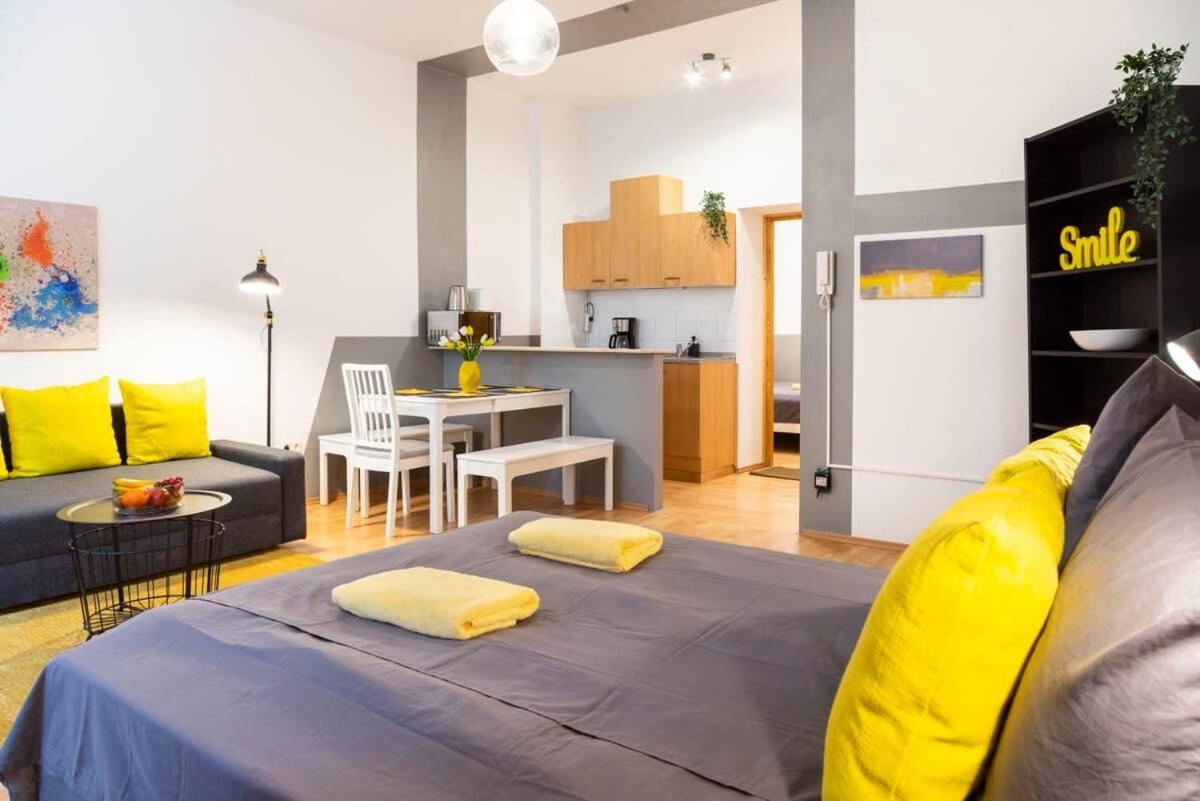 Cozy 2 Room Apartment Next To Hermannstrasse برلين المظهر الخارجي الصورة