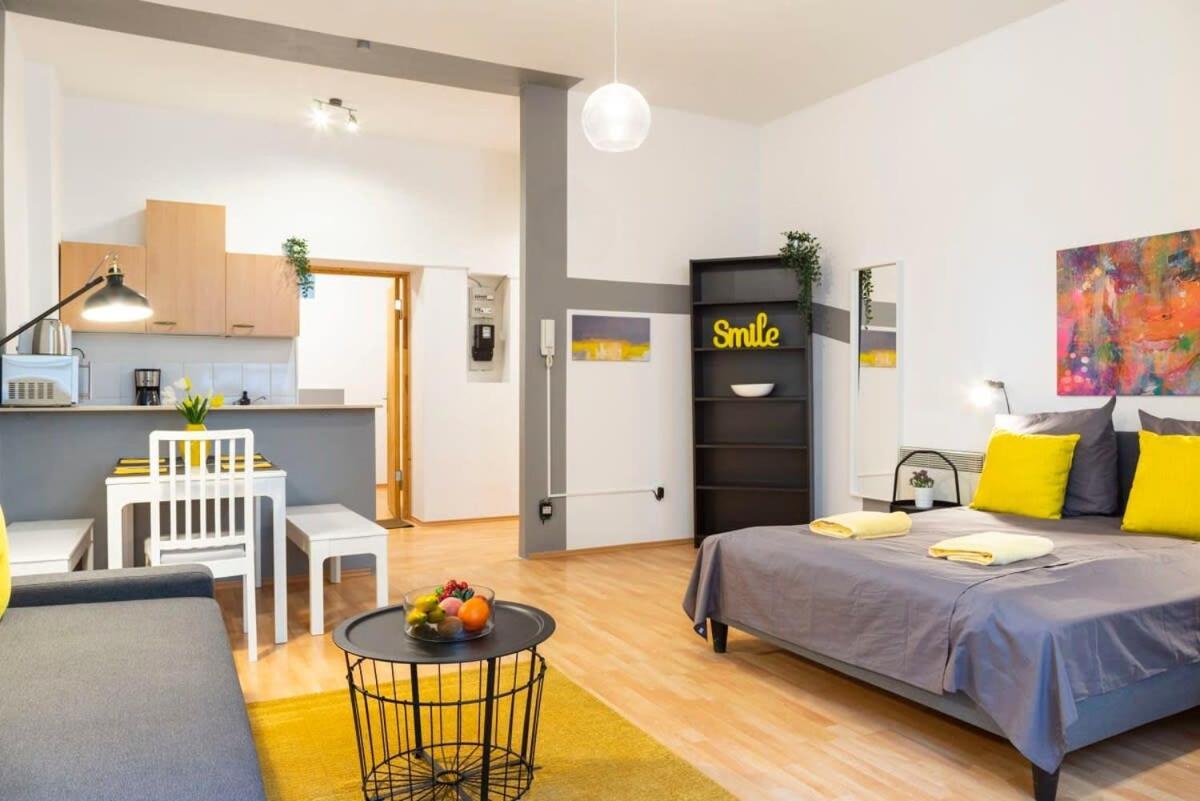Cozy 2 Room Apartment Next To Hermannstrasse برلين المظهر الخارجي الصورة