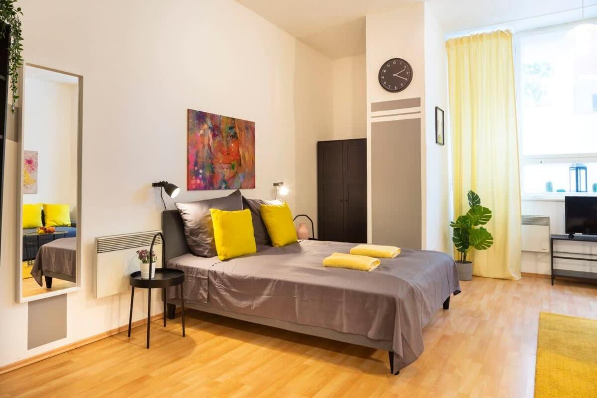 Cozy 2 Room Apartment Next To Hermannstrasse برلين المظهر الخارجي الصورة