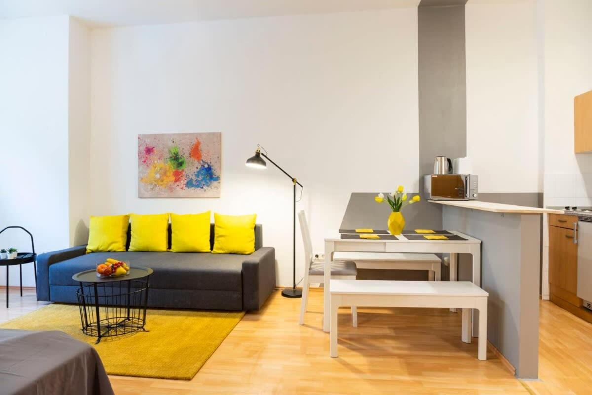 Cozy 2 Room Apartment Next To Hermannstrasse برلين المظهر الخارجي الصورة