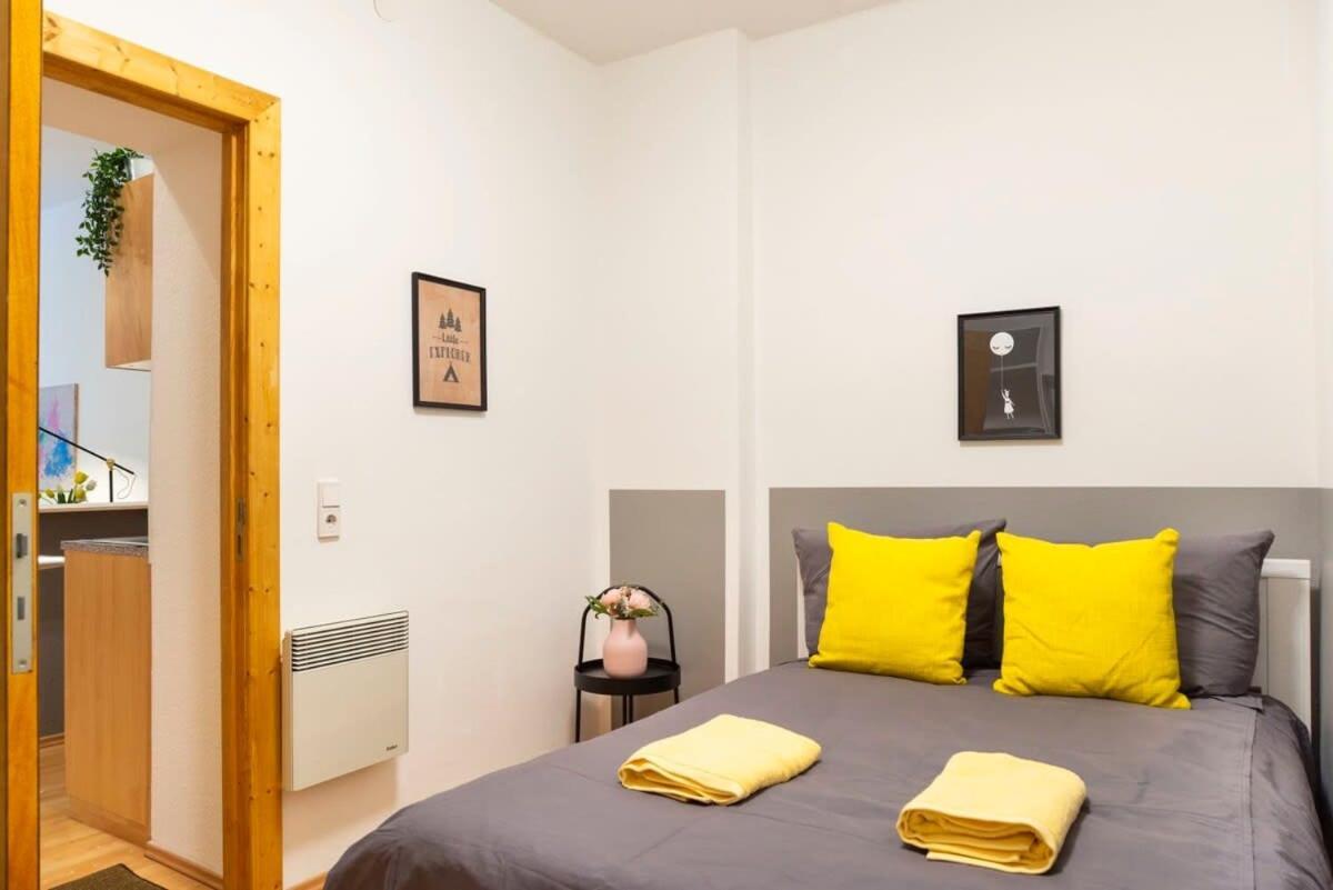 Cozy 2 Room Apartment Next To Hermannstrasse برلين المظهر الخارجي الصورة