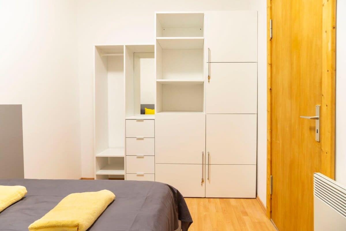 Cozy 2 Room Apartment Next To Hermannstrasse برلين المظهر الخارجي الصورة
